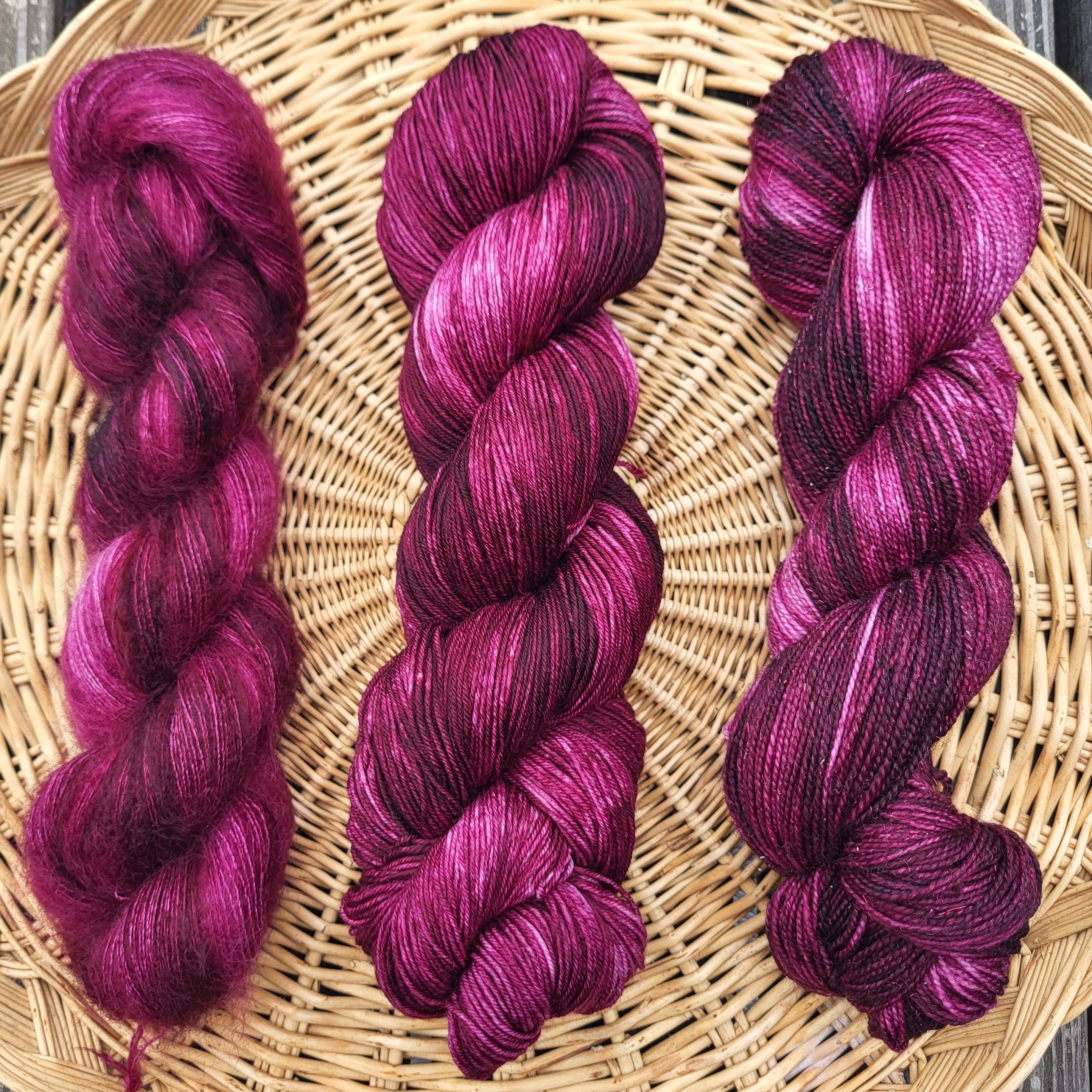 Pivoine – Laine teinte main | Rose Intense | Mérinos, Mohair & Stellina