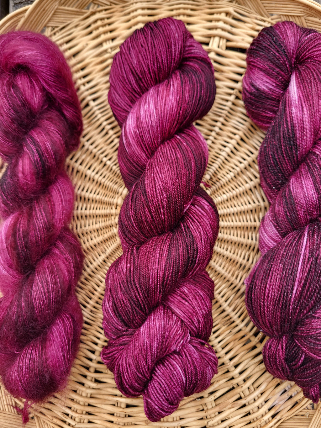 Pivoine – Laine teinte main | Rose Intense | Mérinos, Mohair & Stellina